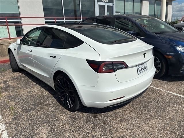 Used 2021  Tesla Standard Range Plus image 4