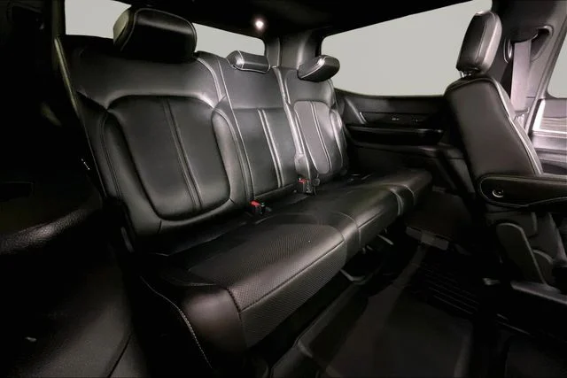 Used 2022 Black Jeep Series III image 21