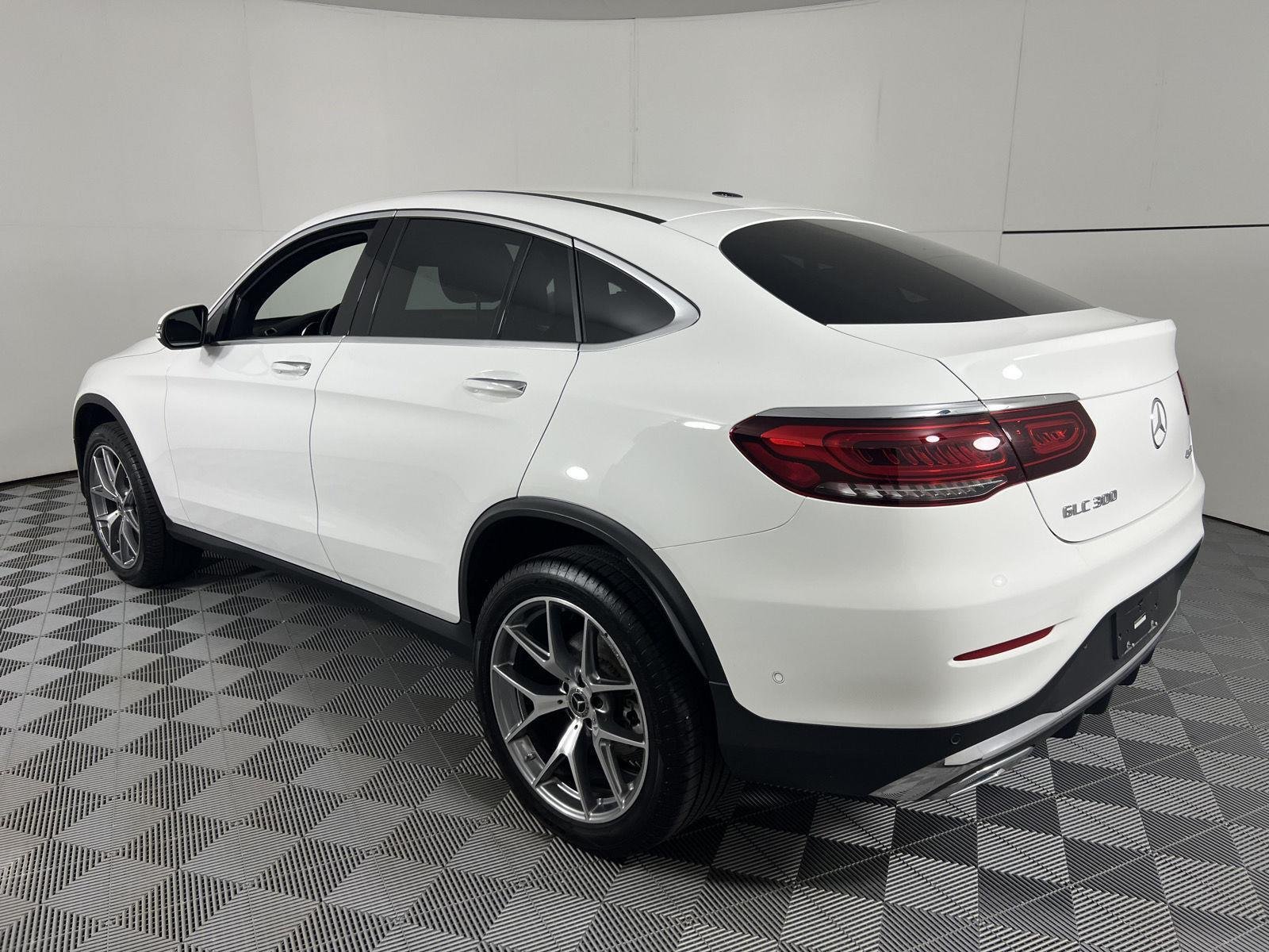 Used 2023 Polar White Mercedes-Benz GLC 300 image 9