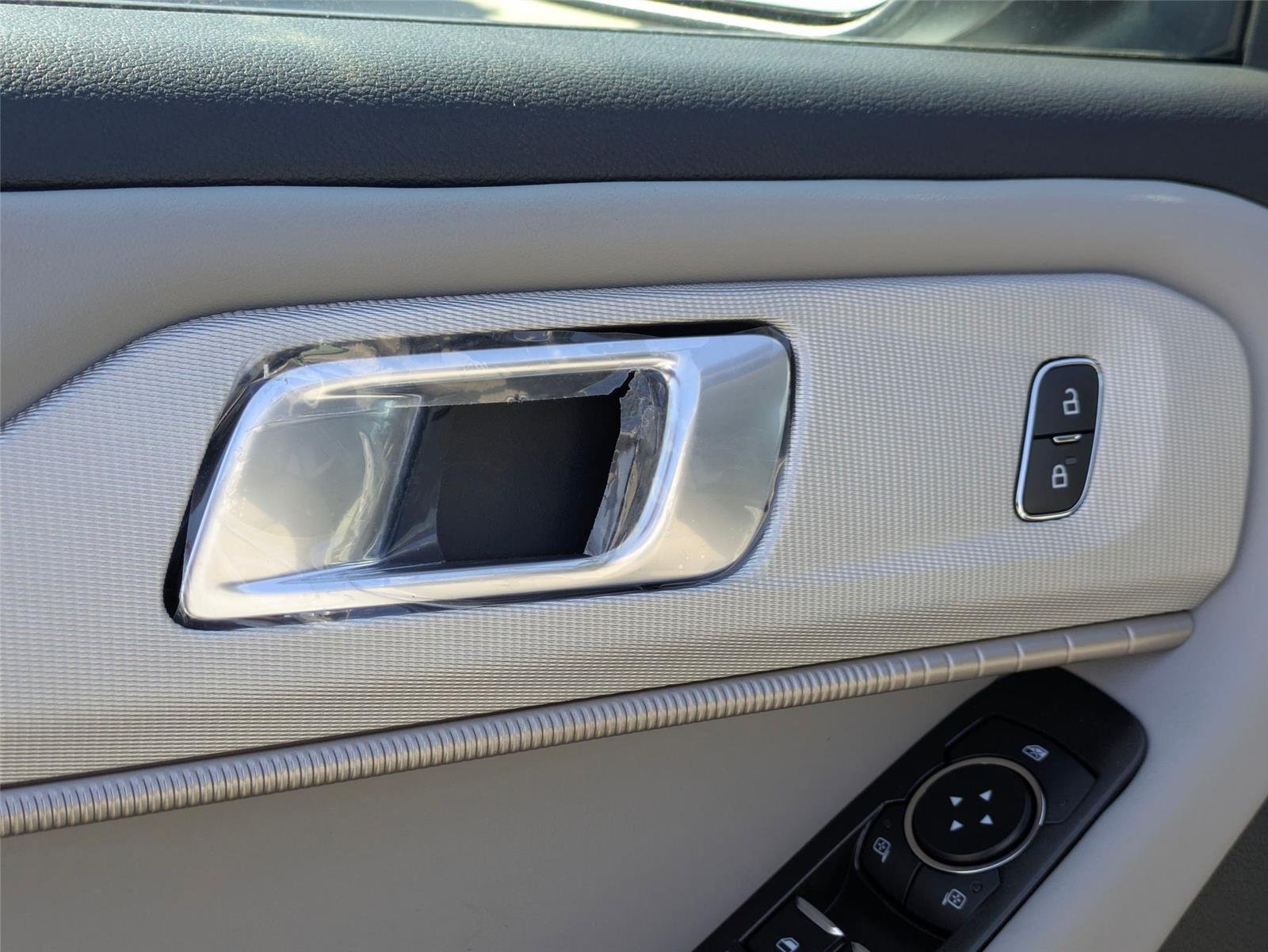 New 2026 Space White Metallic Ford Active image 13