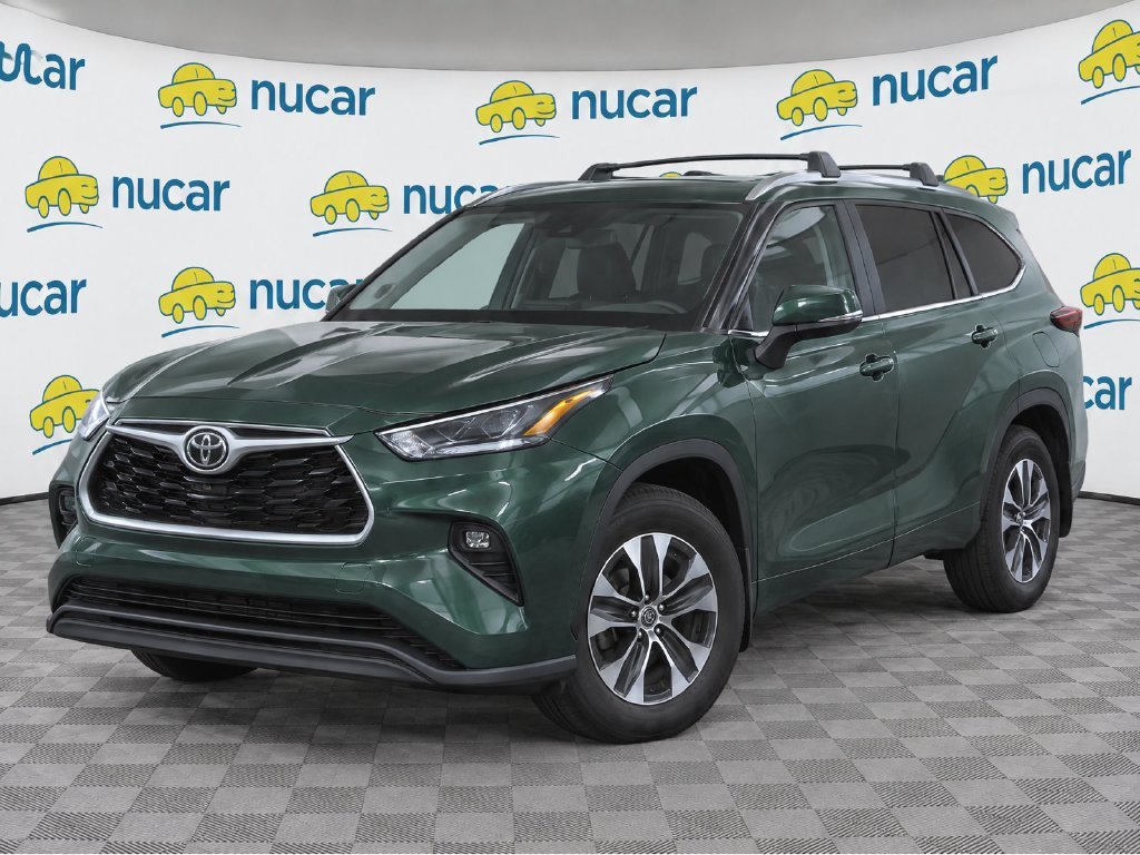 Used 2024  Toyota XLE image 1