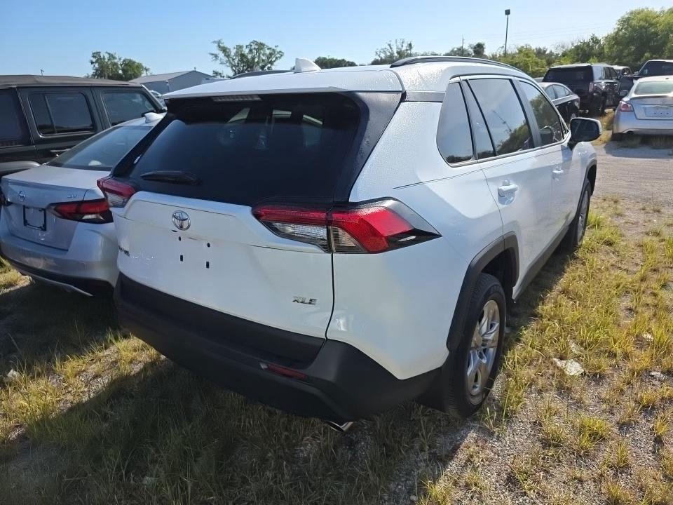 Used 2025 Ice Cap Toyota XLE image 3