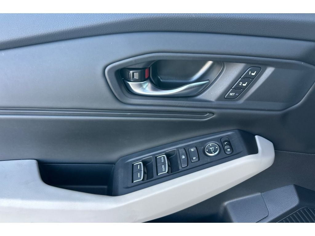 Used 2026 Platinum White Pearl Honda EX-L image 69
