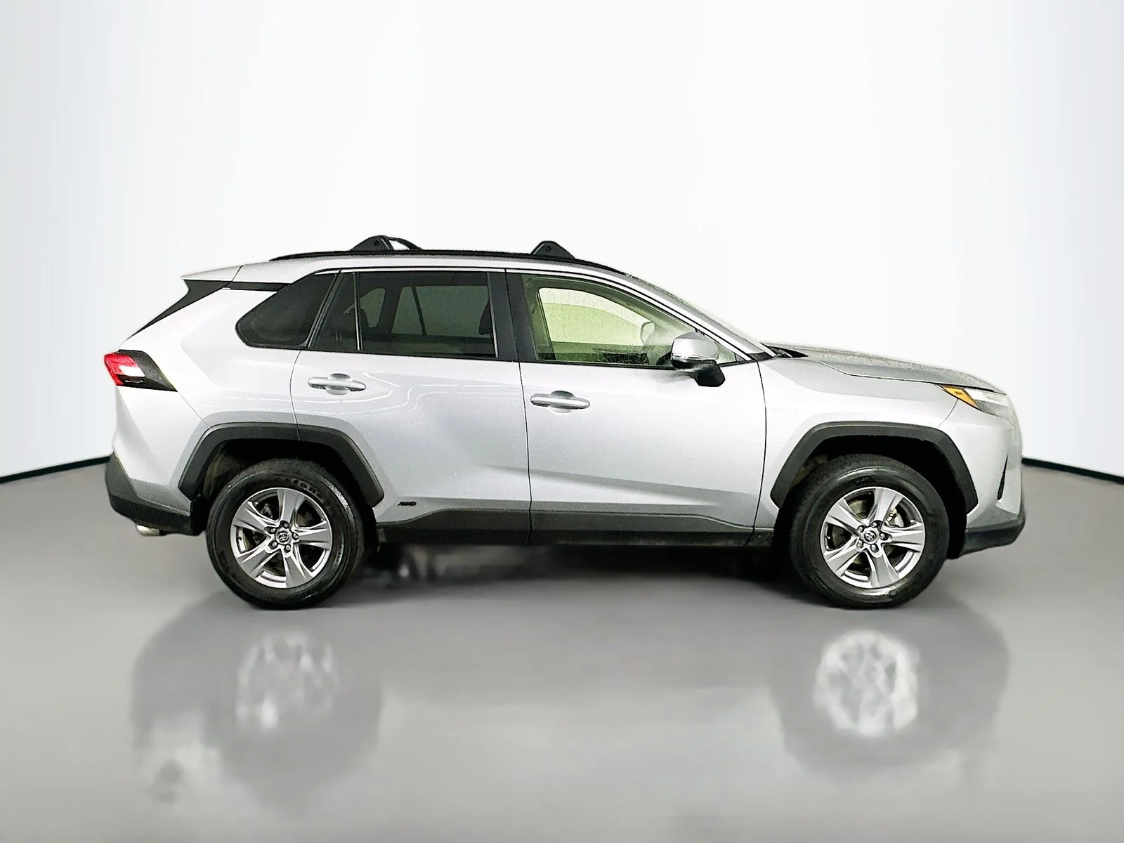 Used 2023 Silver Toyota XLE image 8