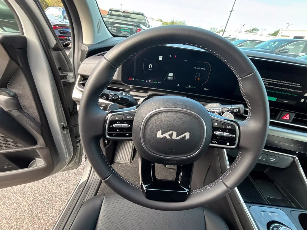 Used 2026 Silver Kia  image 13