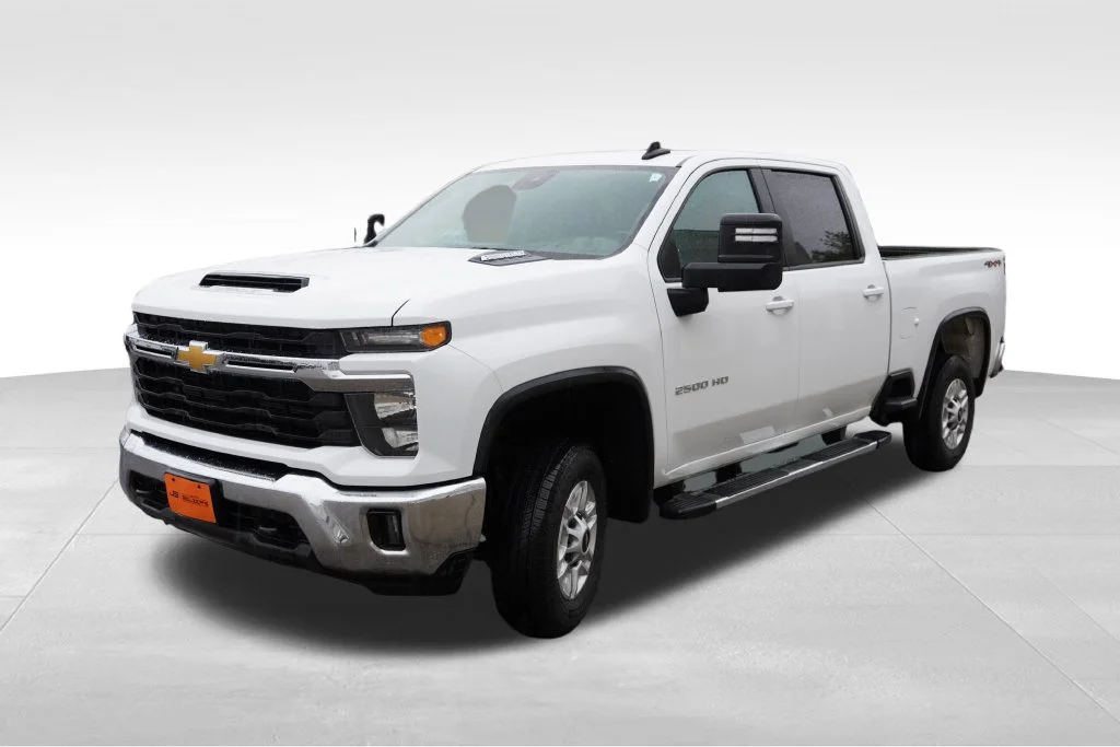 Certified Used 2025 Summit White Chevrolet LT image 11