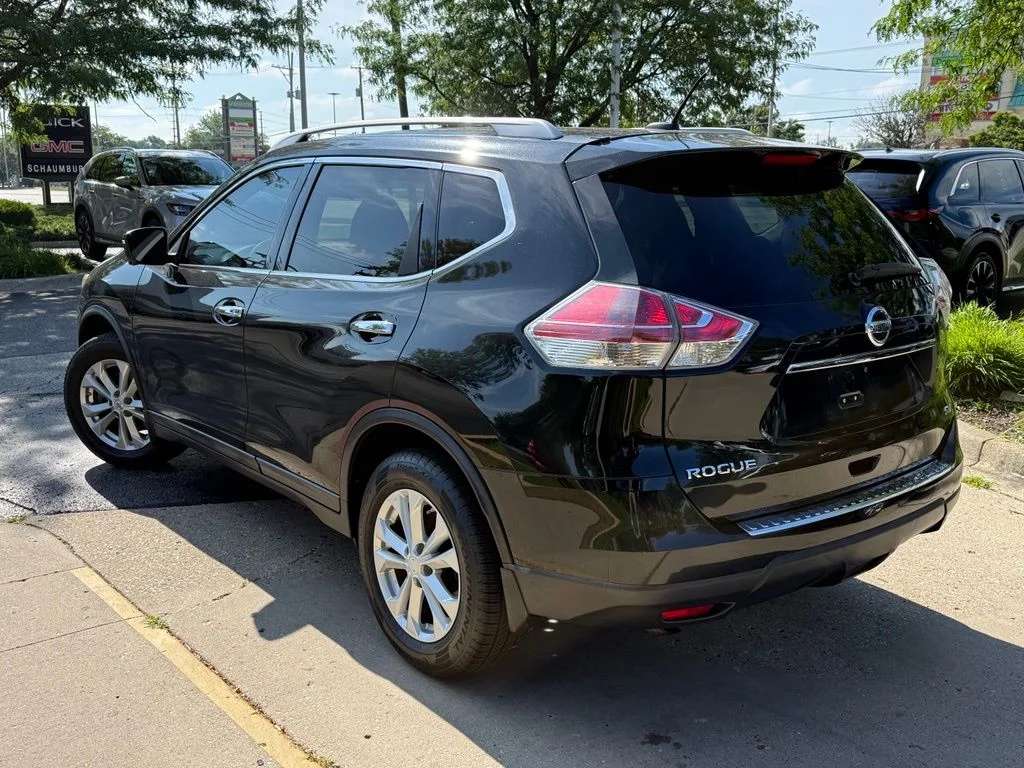 Used 2016 Black Nissan SV image 5