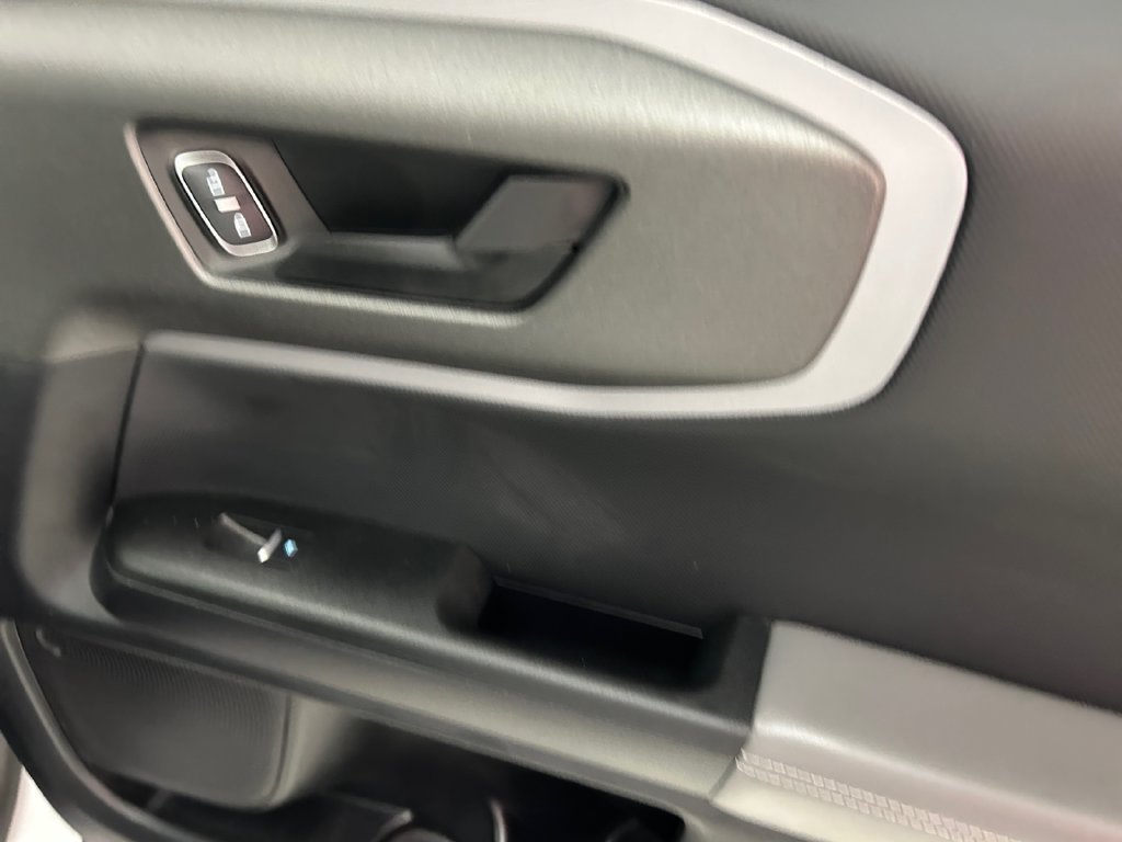 Used 2025 White Ford Badlands image 15