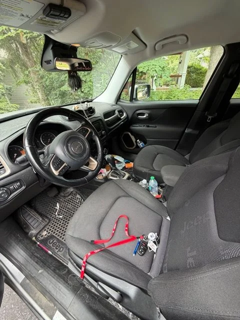 Used 2017 Silver Jeep Latitude image 6