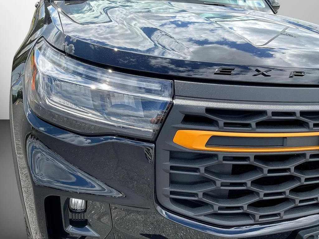 New 2026 Agate Black Metallic Ford Tremor® image 33