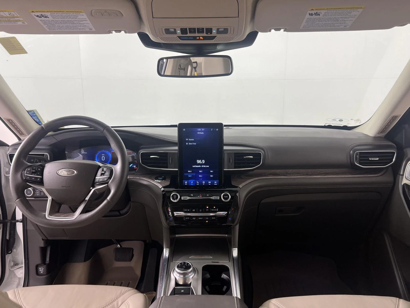 Used 2022 Star White Metallic Tri-Coat Ford Platinum image 5