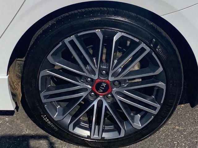 Used 2021 White Kia GT image 9