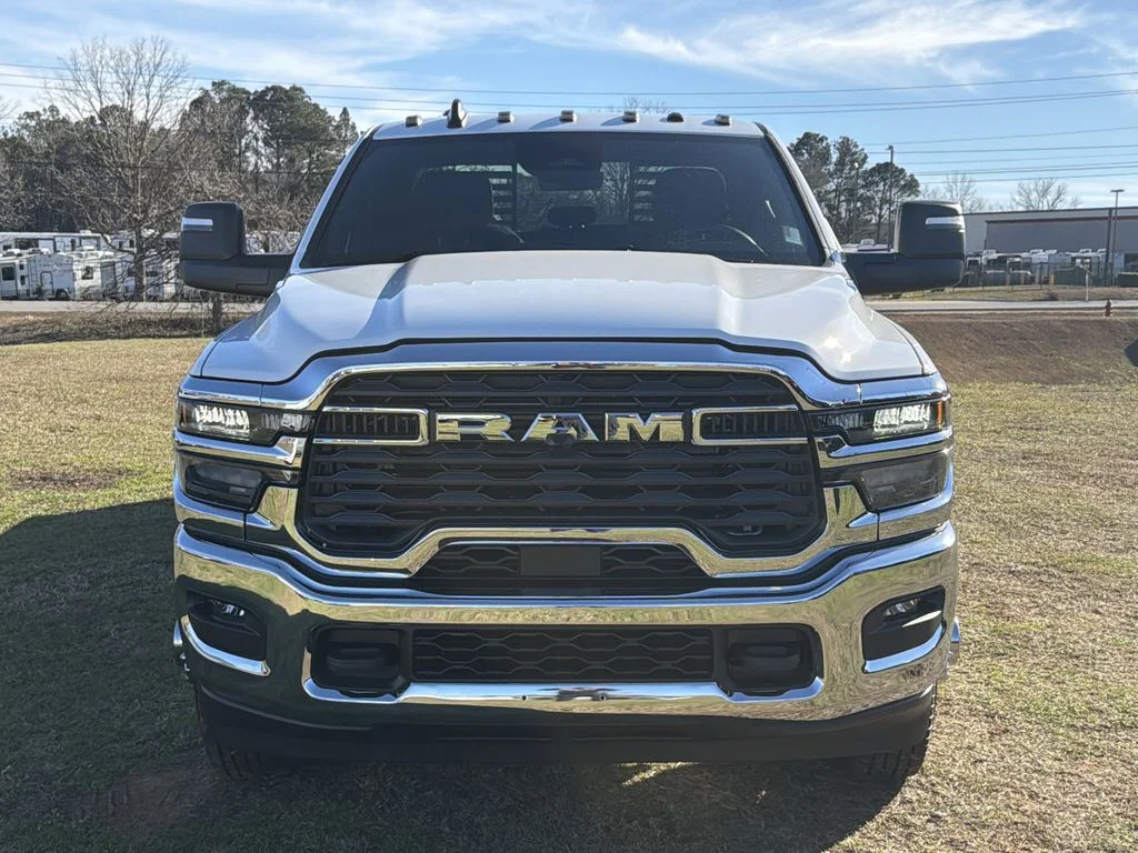 2026 RAM 3500 Chassis Tradesman - Photo 2