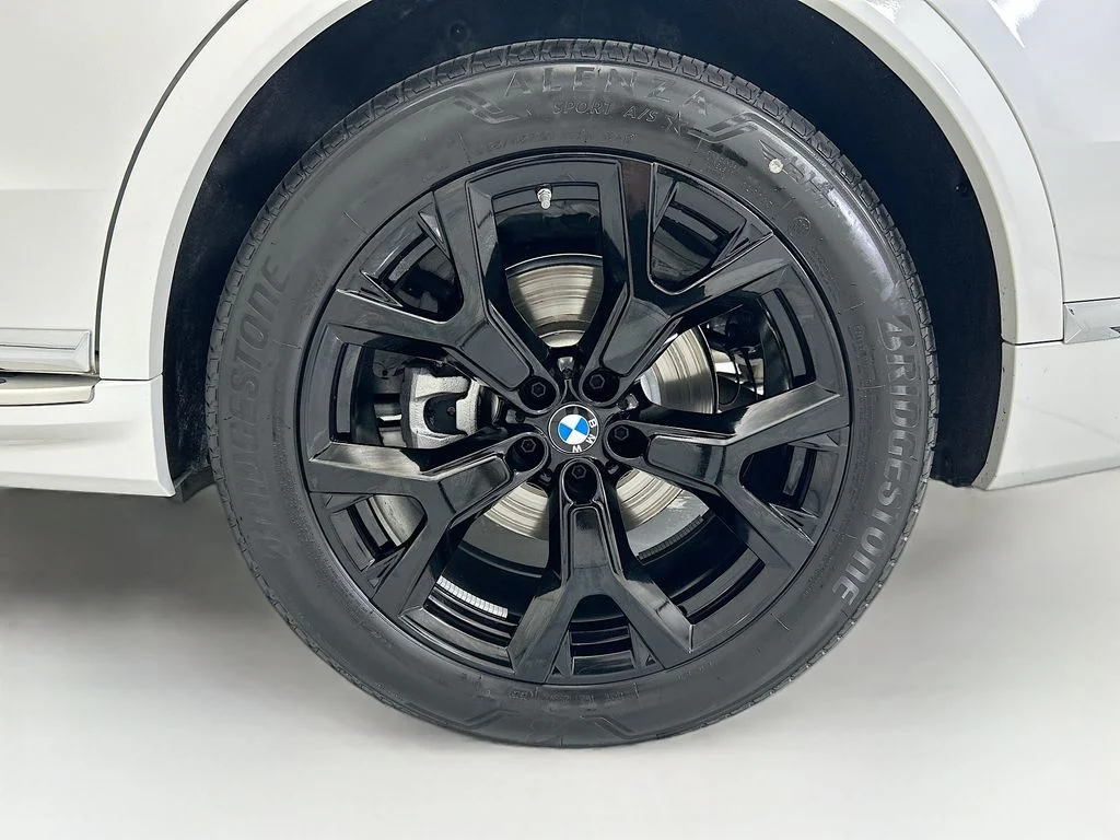 Used 2026 White BMW xDrive40i image 30
