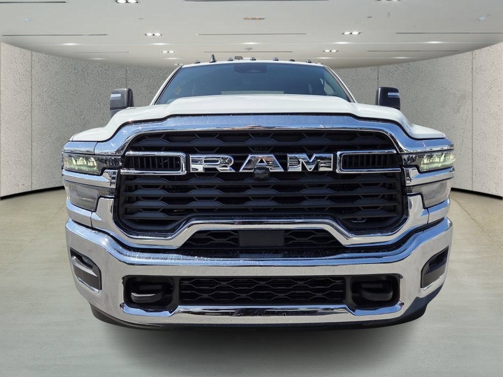 New 2026 Bright White Clear-Coat Exterior Paint RAM Tradesman image 2