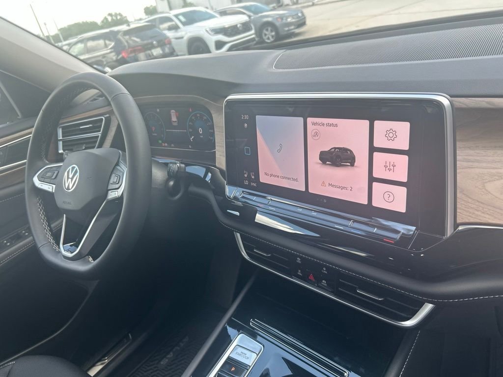 New 2026 Green Volkswagen 2.0T SE w/Technology image 34