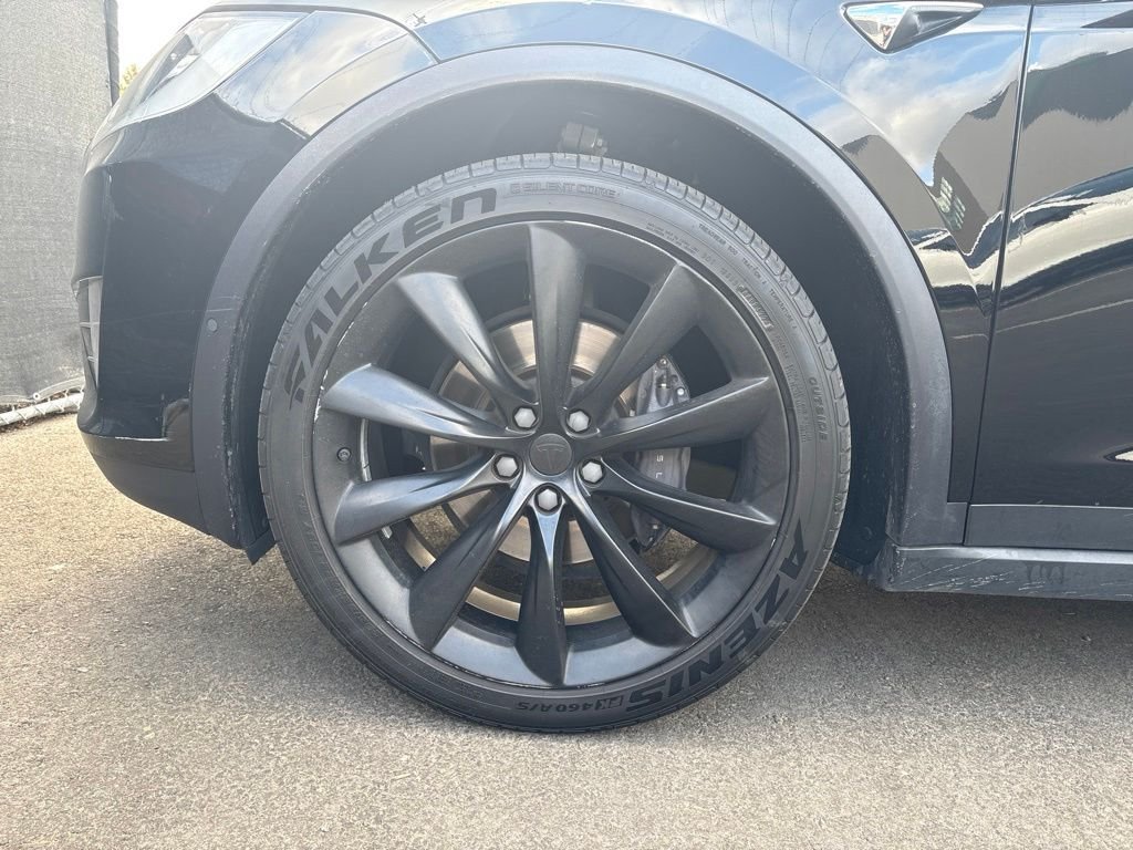 Used 2018 Solid Black Tesla 75D image 10