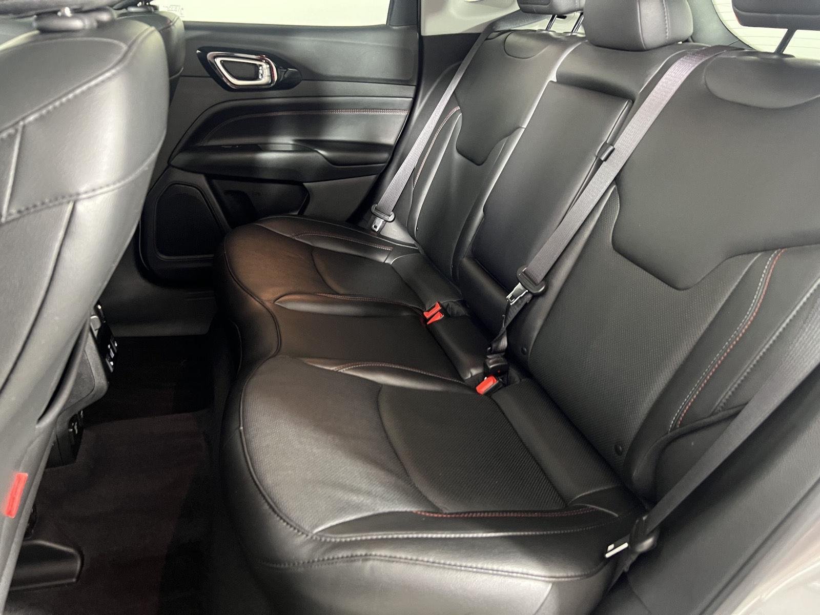 Used 2022 Billet Silver Metallic Clearco Jeep Trailhawk image 5