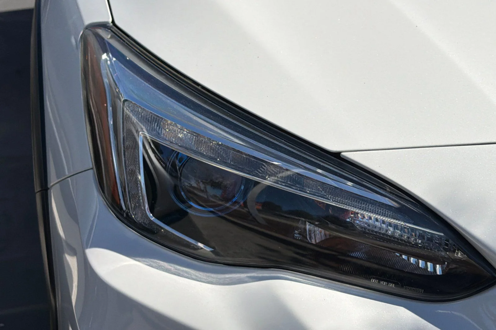 Used 2019 White Subaru Hybrid image 39