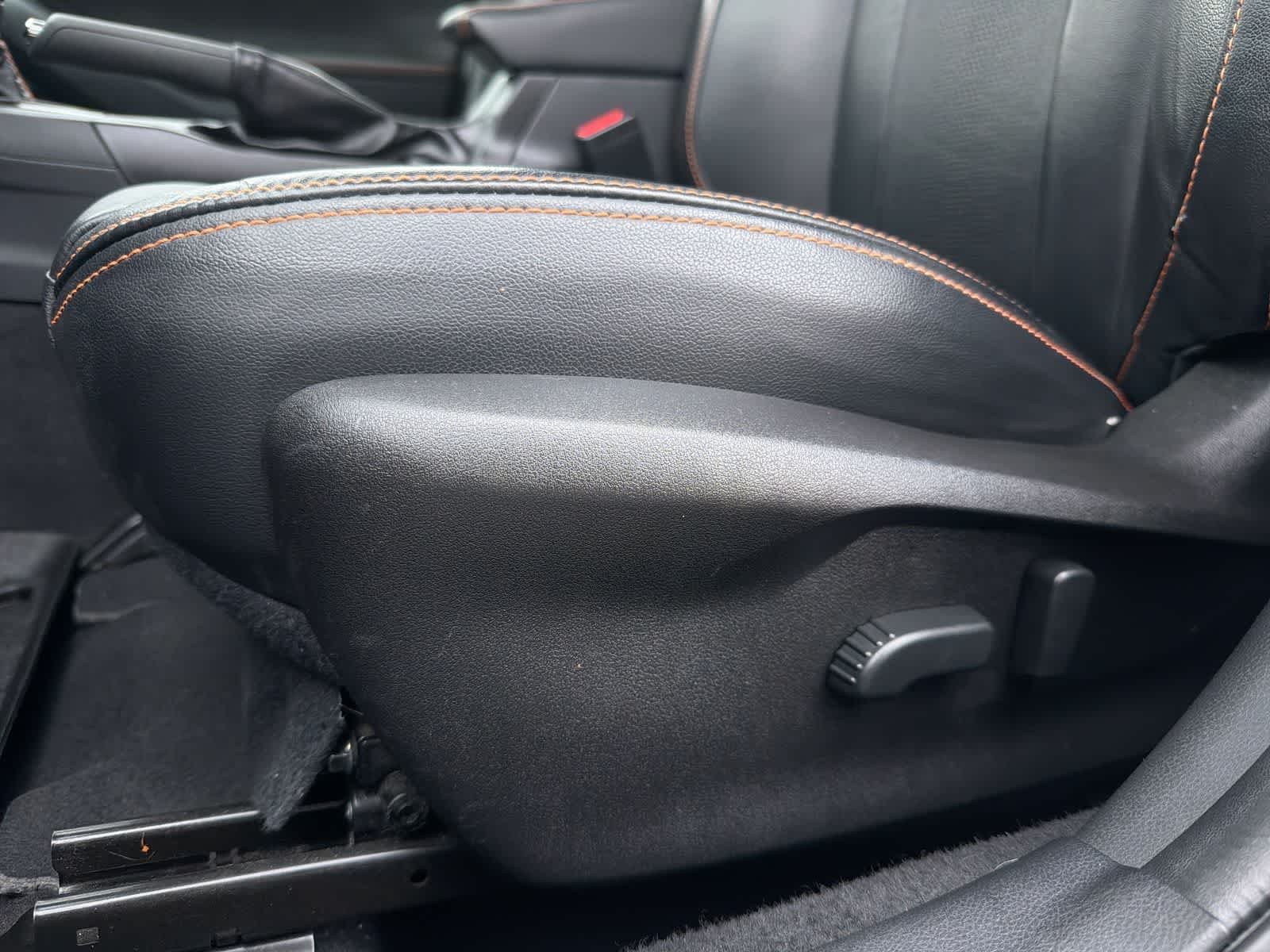 Used 2019 Ice Silver Metallic Subaru Limited image 18