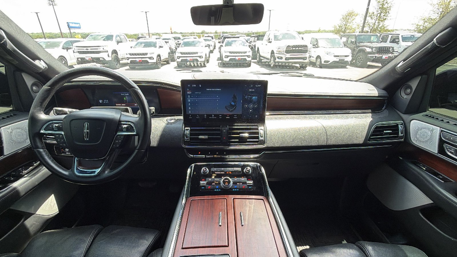 Used 2022 Black Metallic Lincoln Reserve image 17