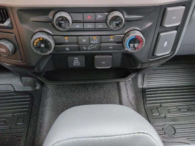 New 2026 Oxford White Ford F-250® XL image 18