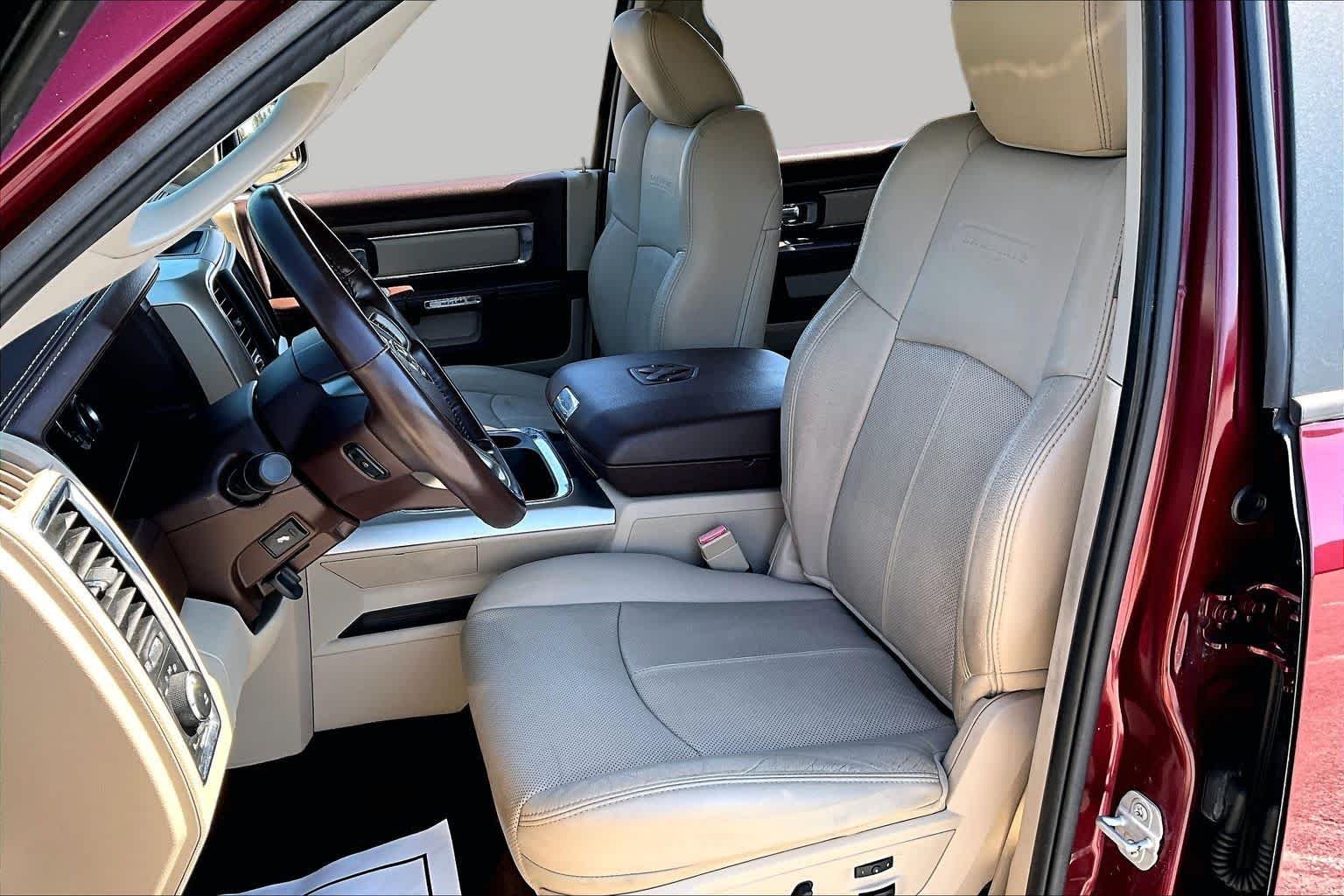 Used 2018 Delmonico Red Pearlcoat Ram Laramie image 8