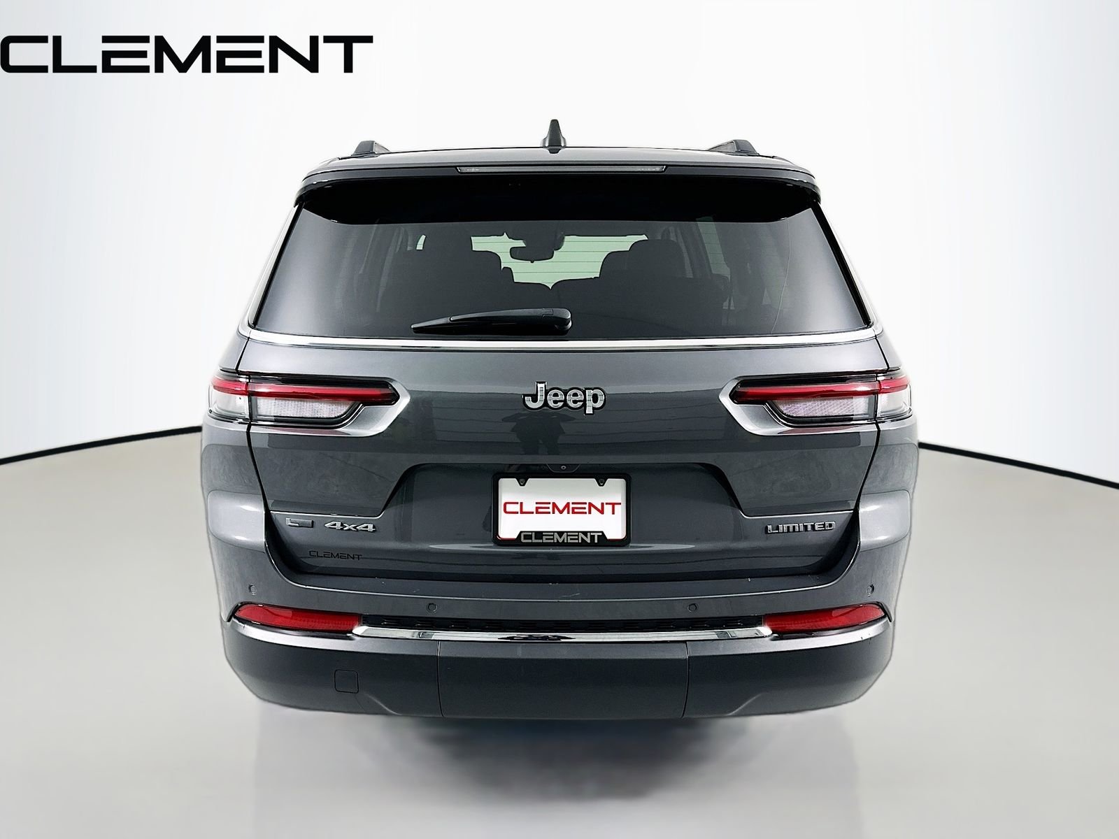 Used 2023 Gray Jeep Limited image 8