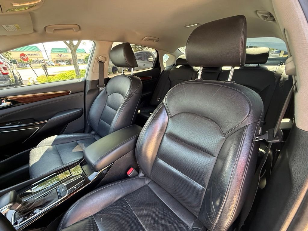 Used 2017 White Kia Premium image 23
