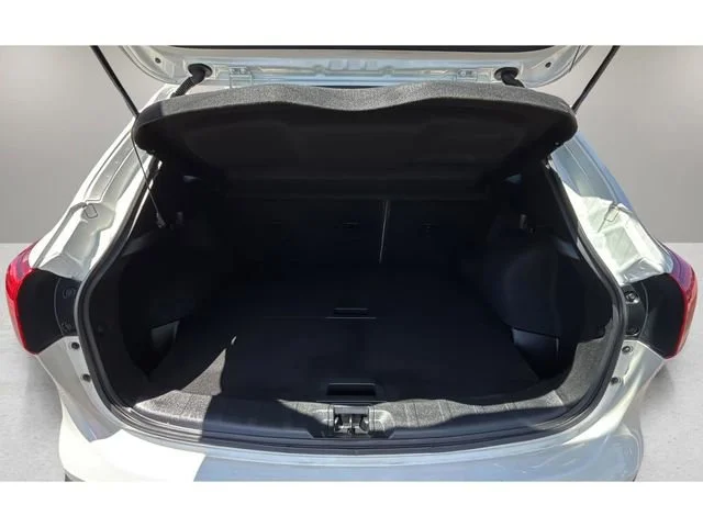 Used 2019 White Nissan SL image 32