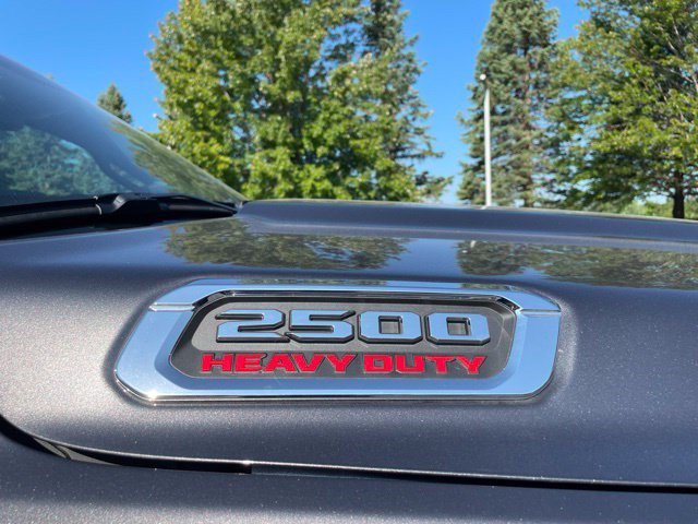 New 2025 Granite Crystal Metallic Clearcoat Ram Limited image 4