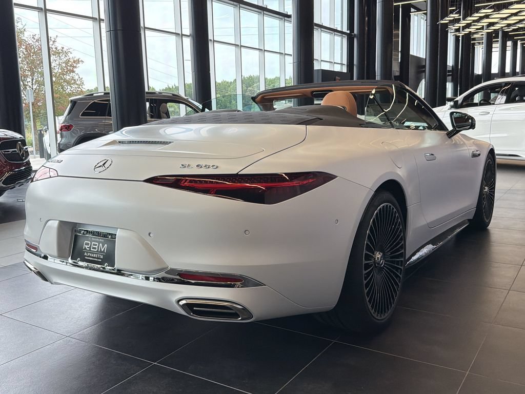 New 2027 MANUFAKTUR moonlight white magno (White Ambiance) Mercedes-Benz Maybach SL 680 Monogram Series image 51