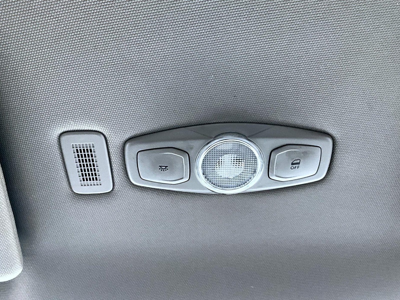 Used 2018 White Ford XL image 16