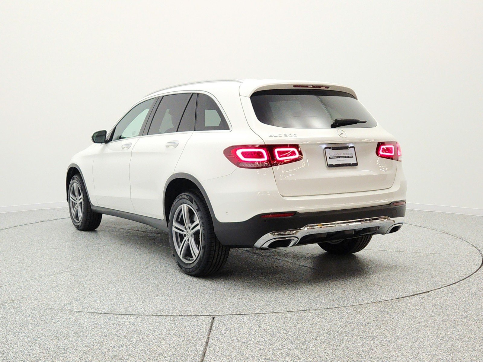 Used 2022 Polar White Mercedes-Benz GLC 300 SUV image 7