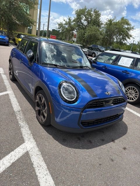 2025 MINI Hardtop Cooper Signature's photo