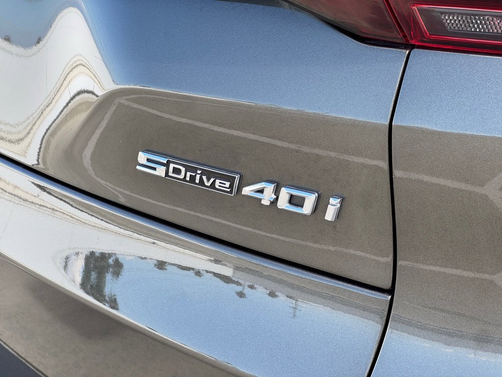 Used 2022 Green Metallic BMW sDrive40i image 24