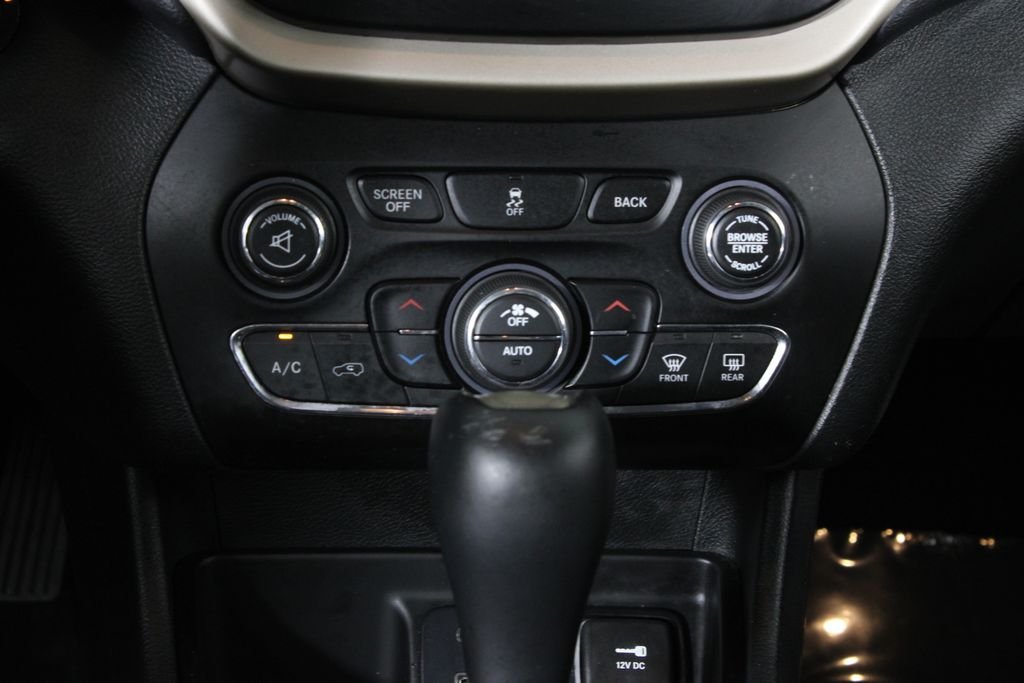 Used 2015 Red Jeep Limited image 20