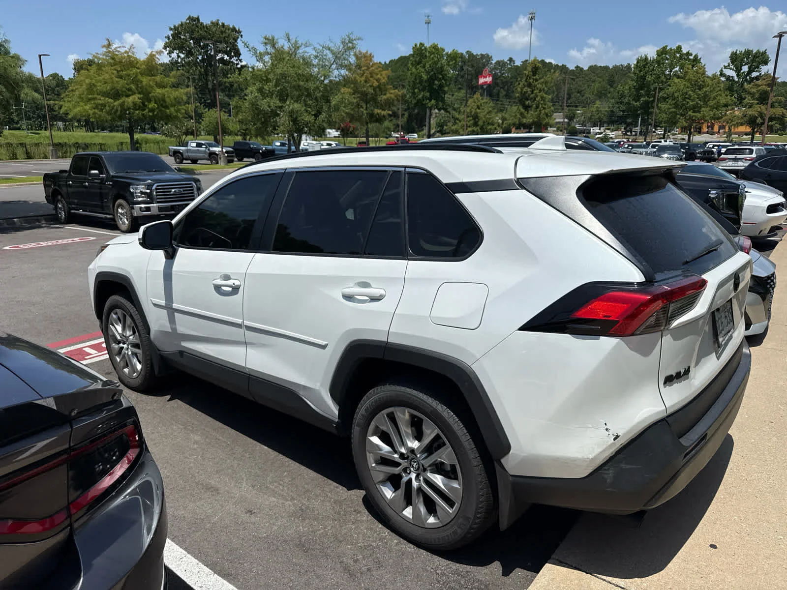 Used 2024 Wind Chill Pearl Toyota XLE Premium image 5