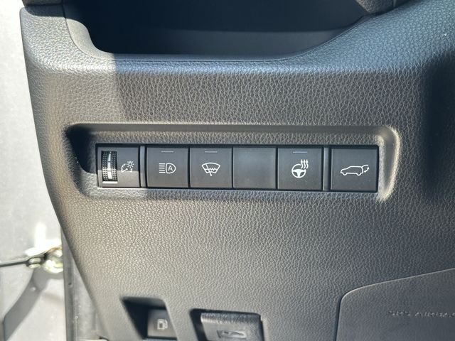 Used 2022 Silver Toyota XLE Premium image 25