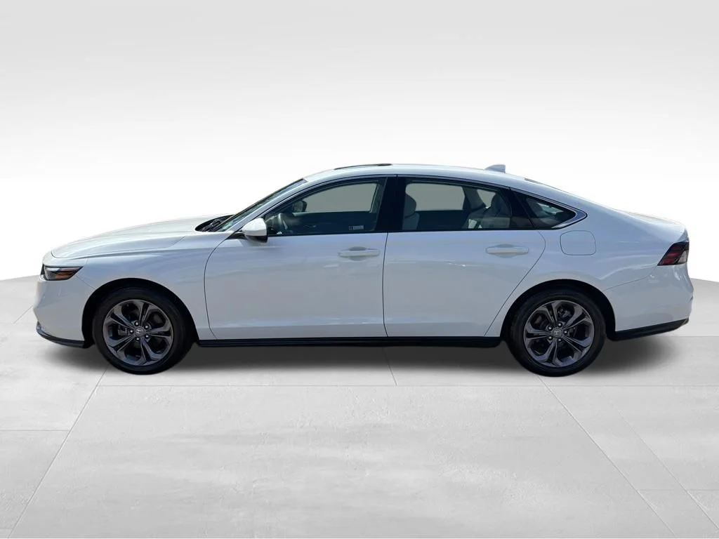 Used 2024 White Honda EX image 2