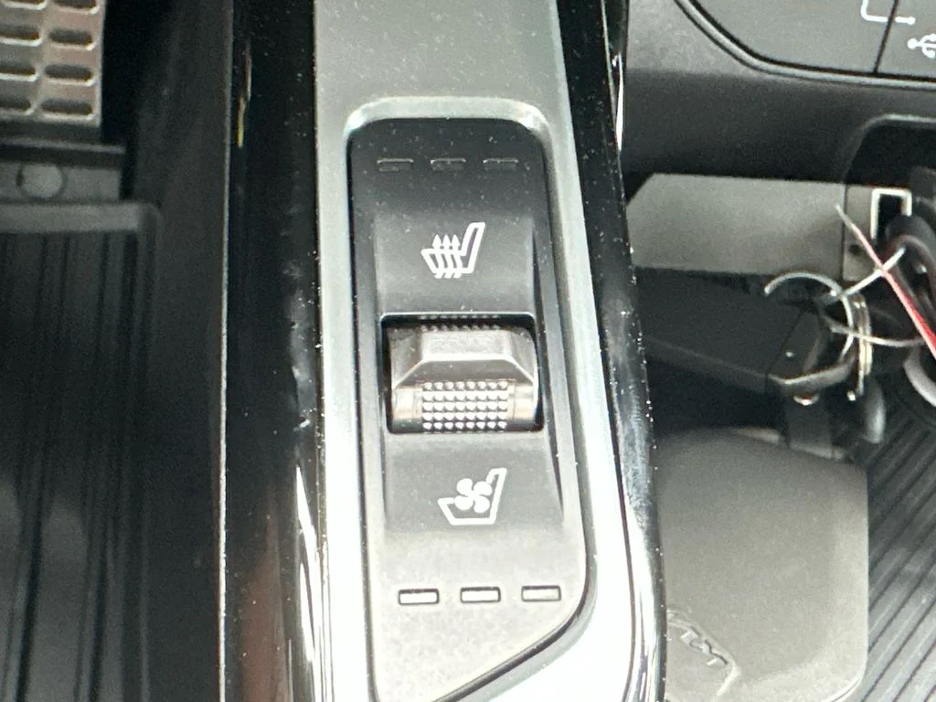 New 2026 Beige Kia X-Line SX Prestige image 32