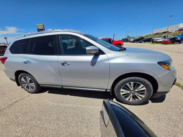 Used 2020 Brilliant Silver Metallic Nissan S image 5