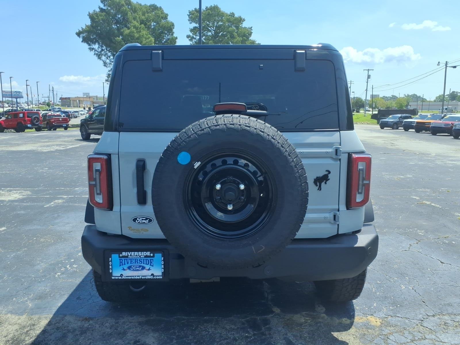New 2026 Avalanche Gray Ford Outer Banks® image 2