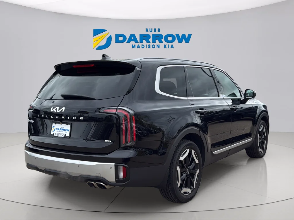 Used 2024 Ebony Black Kia EX image 5