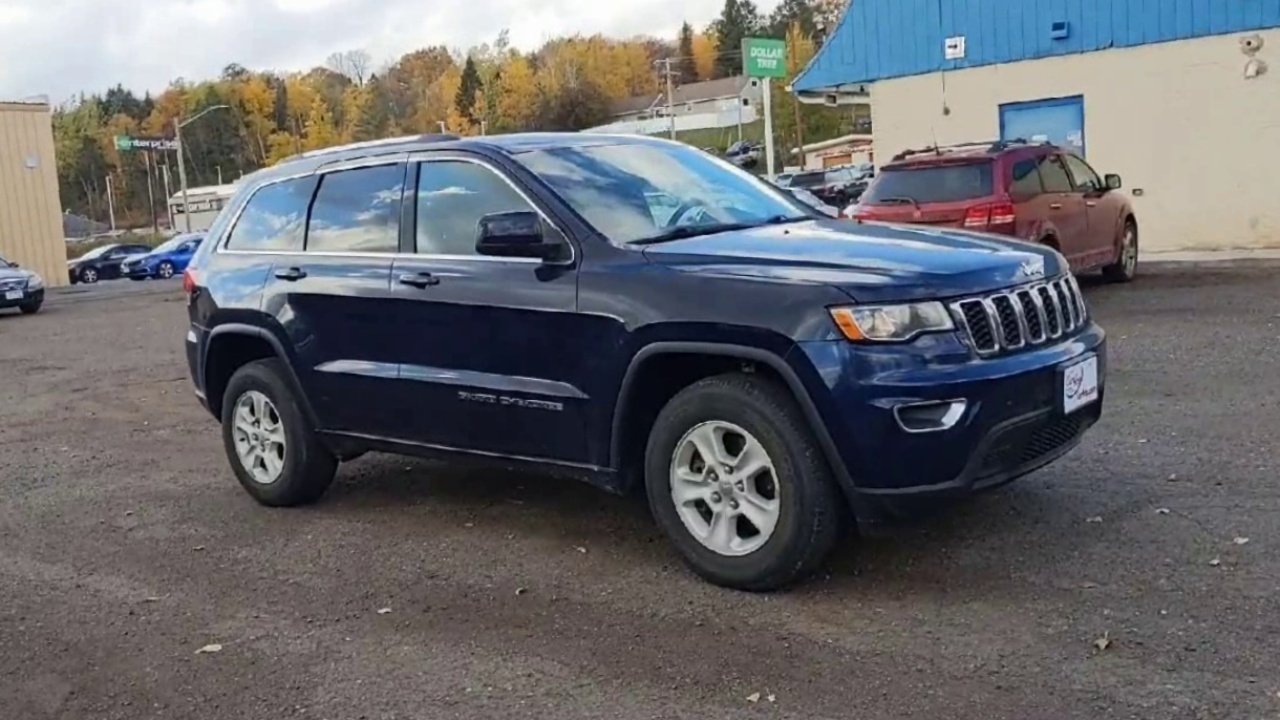2017 Jeep Grand Cherokee Laredo photo 4