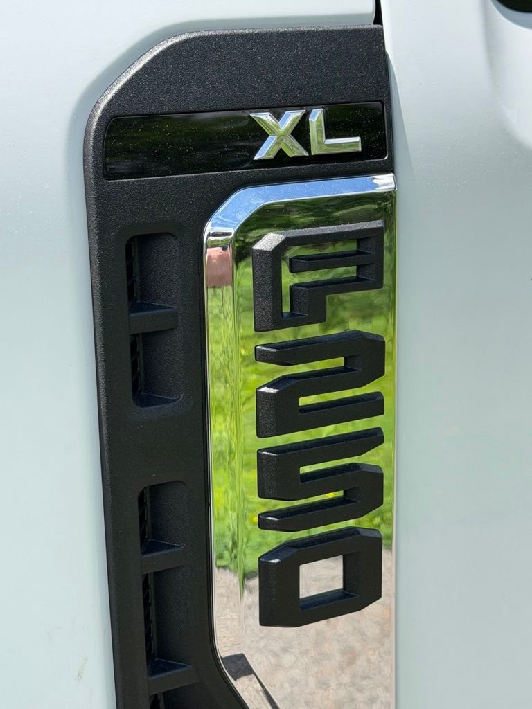 New 2026 Oxford White Ford F-250® XL image 31