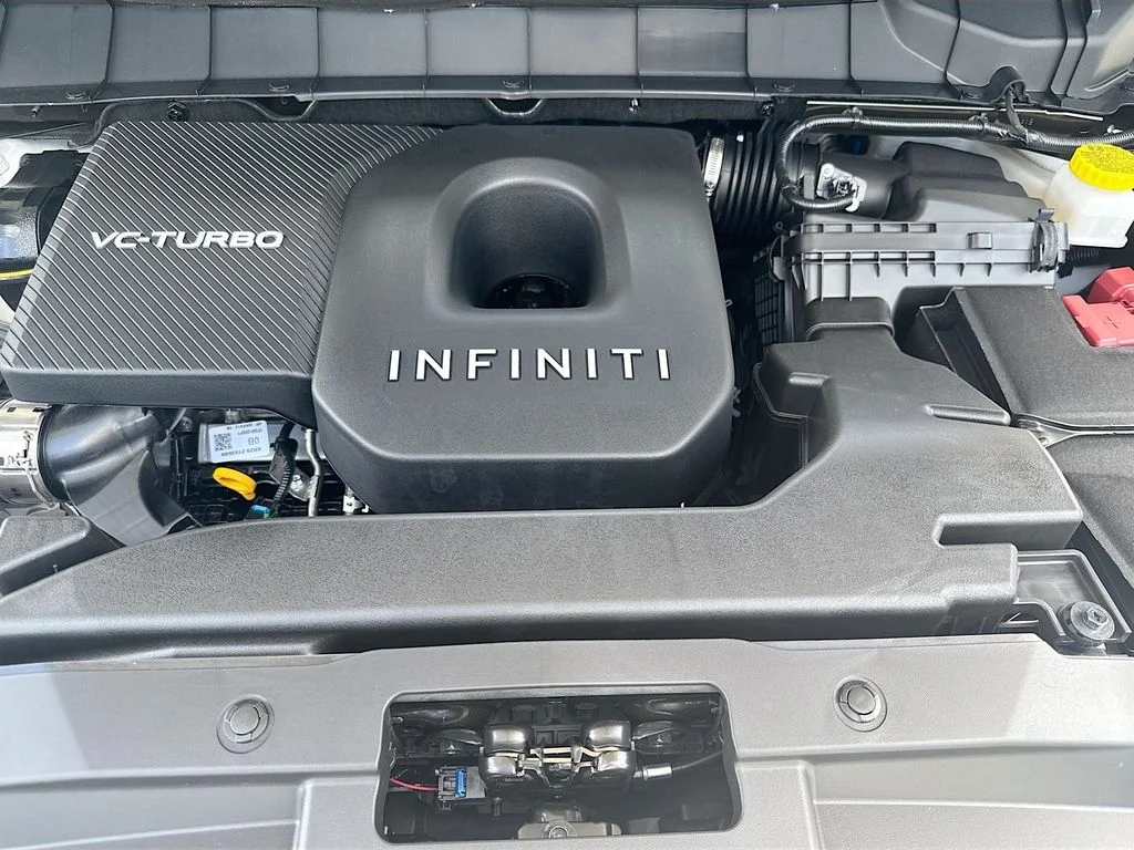 New 2027 RADIANT WHITE INFINITI Luxe FWD image 33