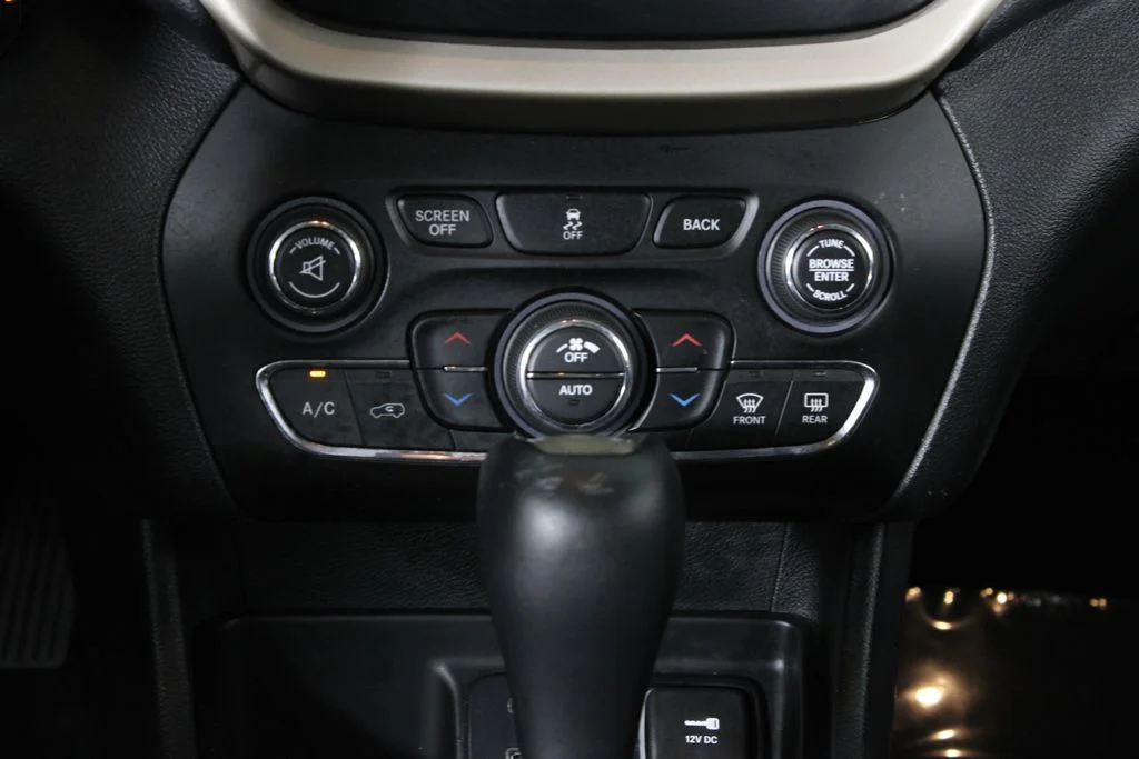 Used 2015 Red Jeep Limited image 21