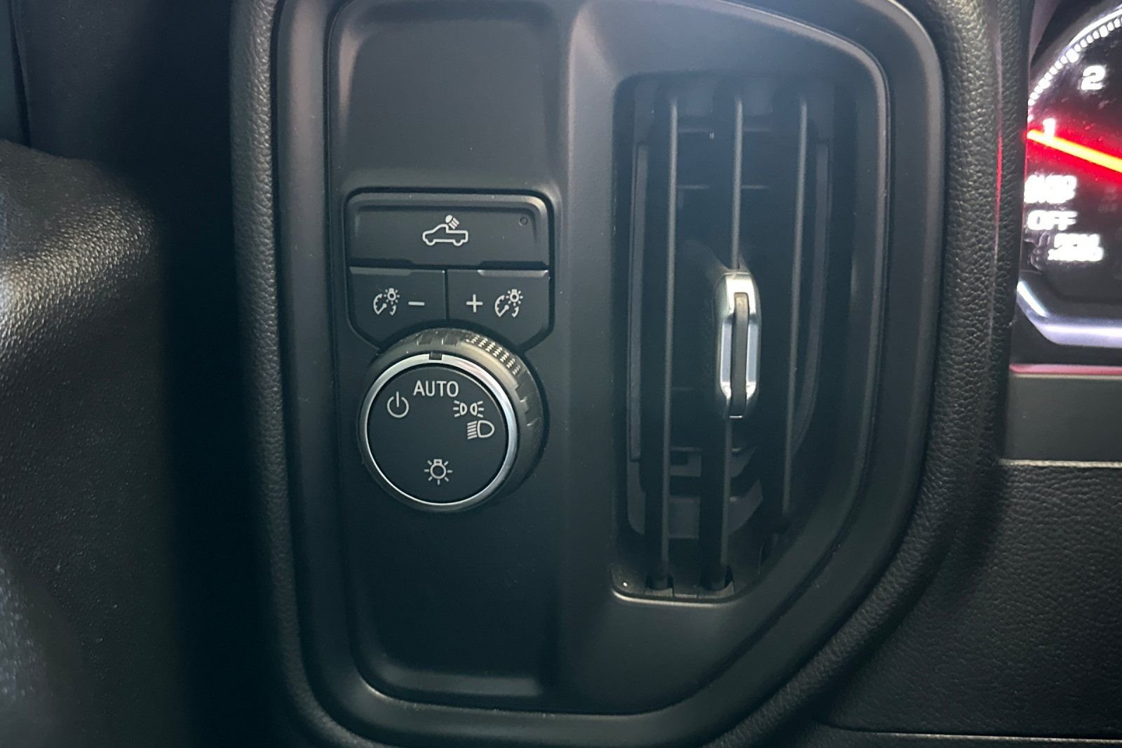 Used 2022 Black Chevrolet Custom image 28