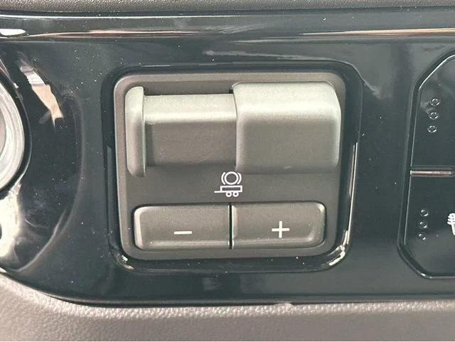 New 2026 Onyx Black GMC Elevation image 19